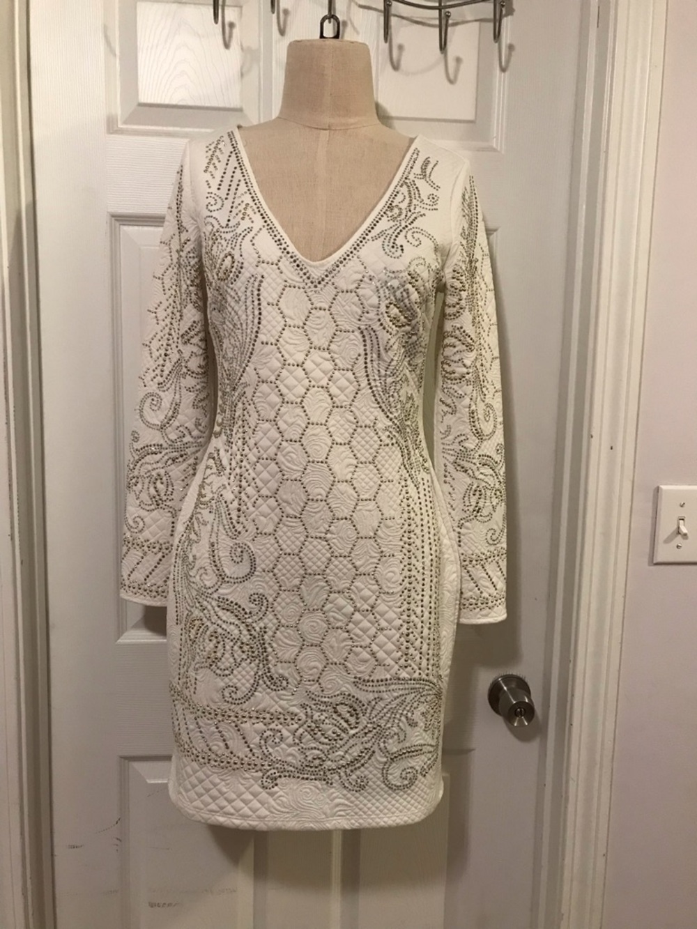 VENUS Ivory Embellished V-Neck Long Sleeve Dress